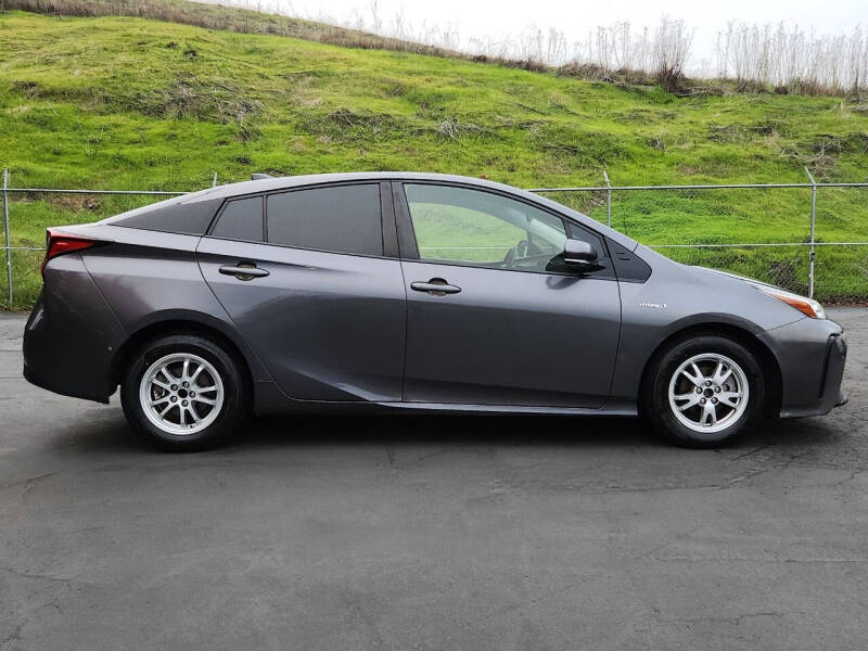 2019 Toyota Prius LE