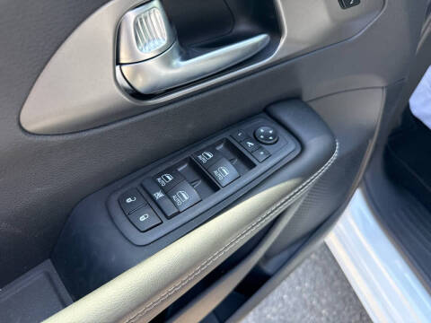 2027 Chrysler Pacifica Limited