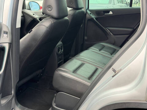 2011 Volkswagen Tiguan S 4Motion