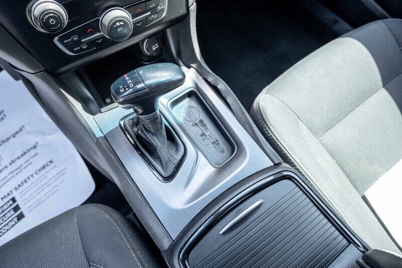 2017 Dodge Charger SE