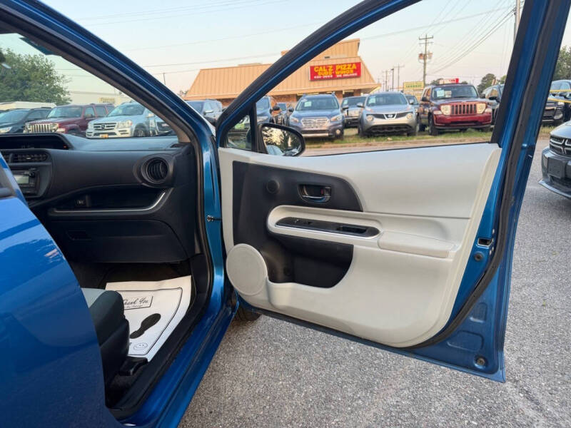 2014 Toyota Prius c Two