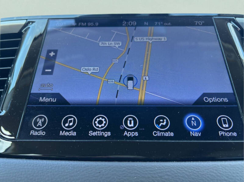 2017 Chrysler Pacifica Touring-L