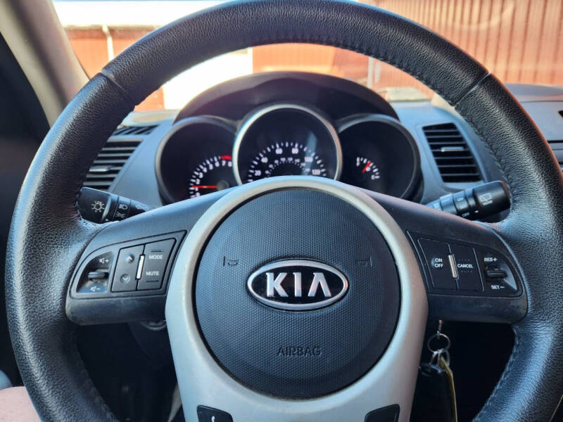 2012 Kia Soul +