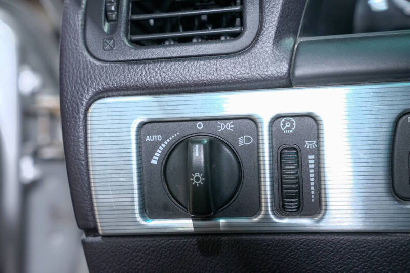 2004 Ford Thunderbird Deluxe