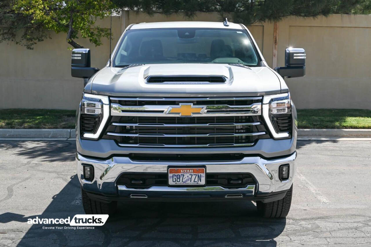 2024 Chevrolet Silverado 3500HD LTZ photo 7