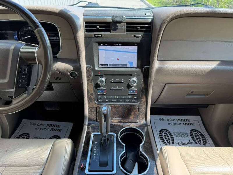 2017 Lincoln Navigator Select