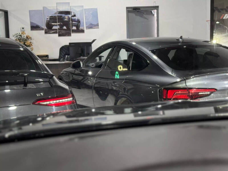 2019 Cadillac Escalade ESV Premium Luxury