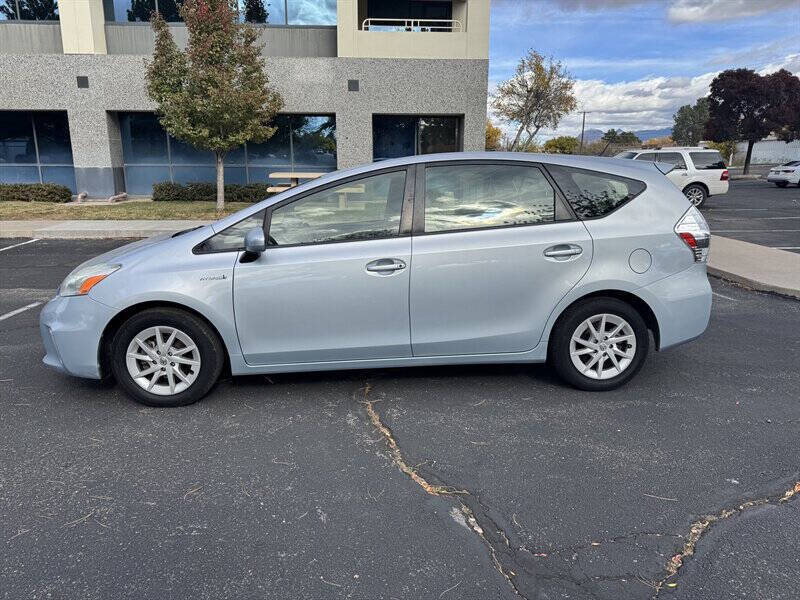 2012 Toyota Prius v Two