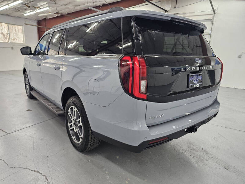2026 Ford Expedition MAX Active