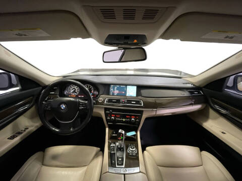 2012 BMW 7 Series 740i