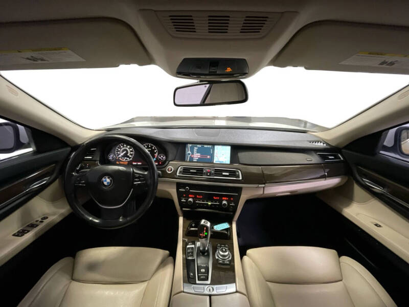 2012 BMW 7 Series 740i