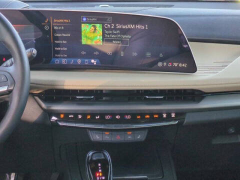 2025 Cadillac XT4 Premium Luxury