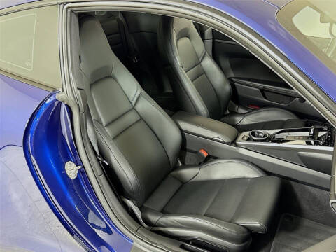 2022 Porsche 911 Carrera 4 GTS