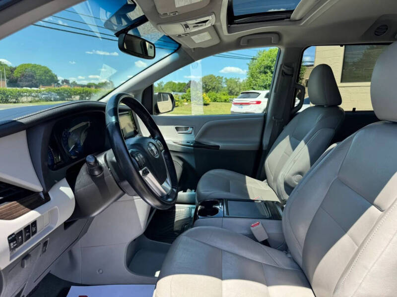 2015 Toyota Sienna