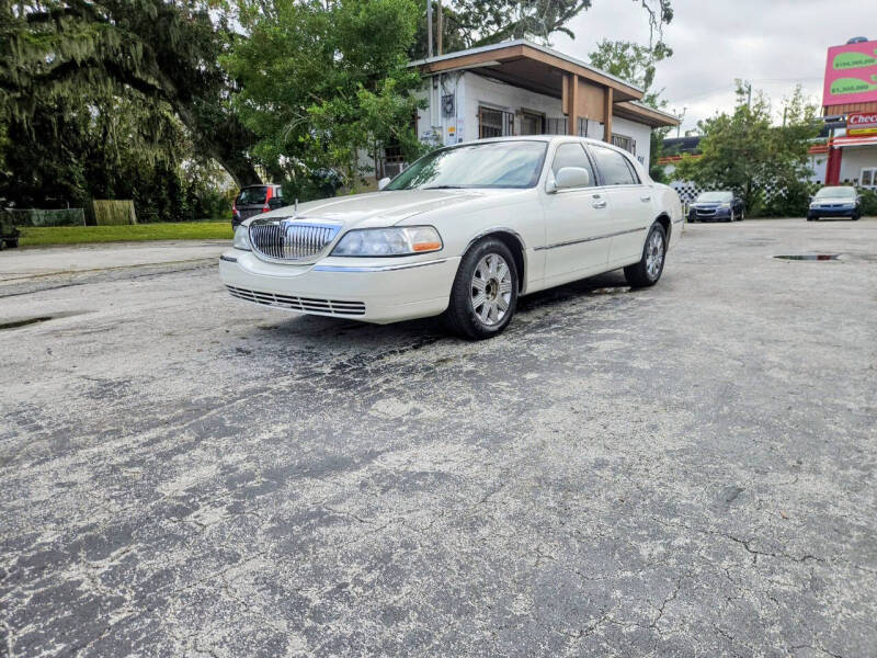 2005 Lincoln Town Car Signature Limited