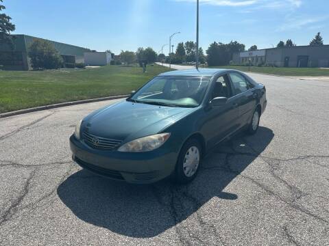 2005 Toyota Camry for sale at JE Autoworks LLC in Willoughby OH