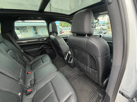 2012 Porsche Cayenne Tiptronic