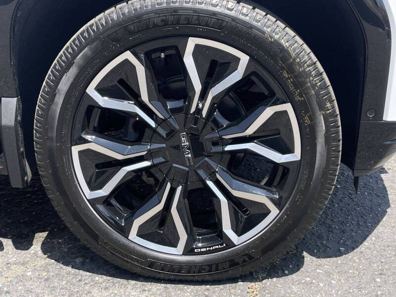 2025 GMC Sierra EV Denali