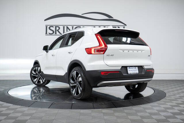 2025 Volvo XC40 B5 Plus Bright Theme