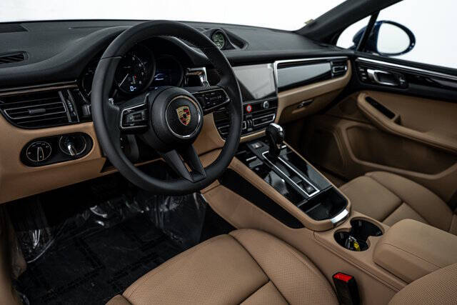 2025 Porsche Macan