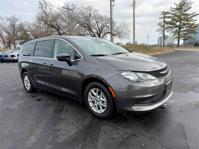 2023 Chrysler Voyager LX