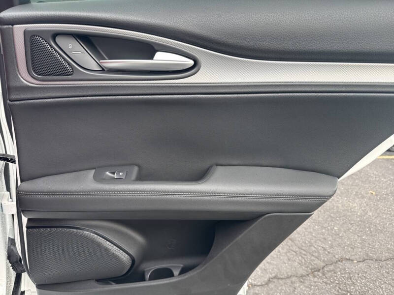 2025 Alfa Romeo Stelvio