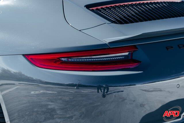 2017 Porsche 911 Carrera