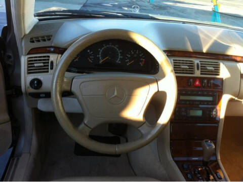 1999 Mercedes-Benz E-Class E 320