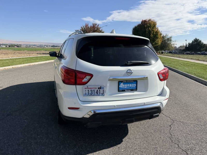 2019 Nissan Pathfinder SL