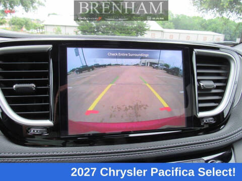 2027 Chrysler Pacifica Select