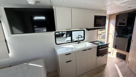 2026 Winnebago Thrive