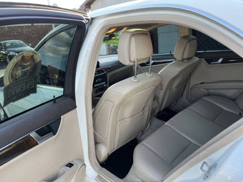 2012 Mercedes-Benz C-Class C 300 Luxury 4MATIC