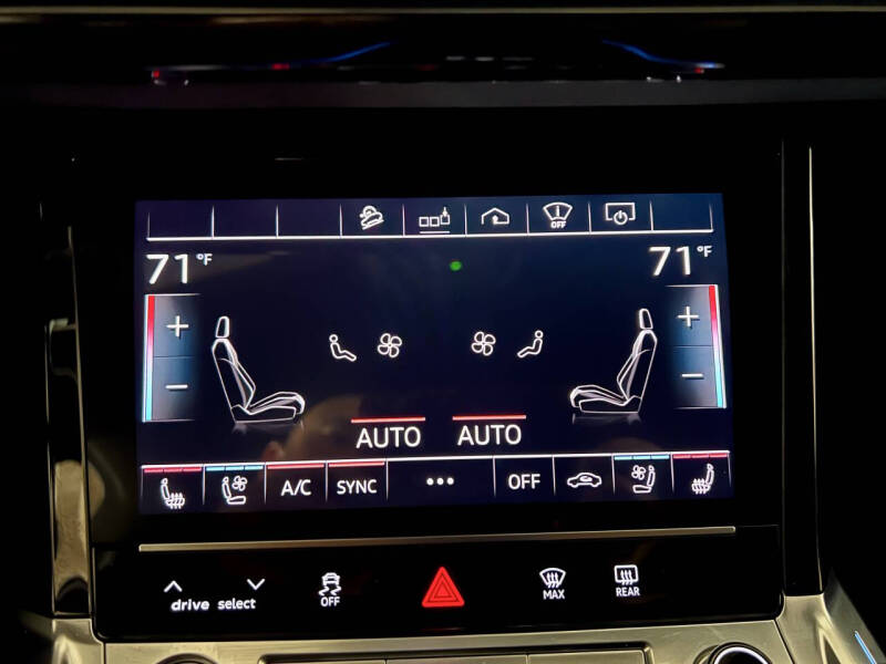 2019 Audi e-tron quattro Prestige