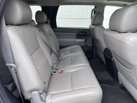 2016 Toyota Sequoia SR5