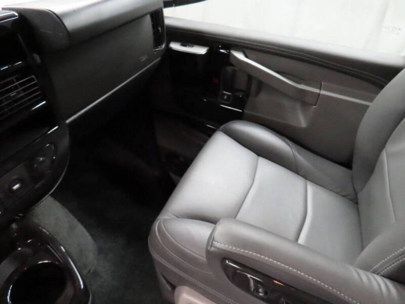 2022 GMC Savana 2500