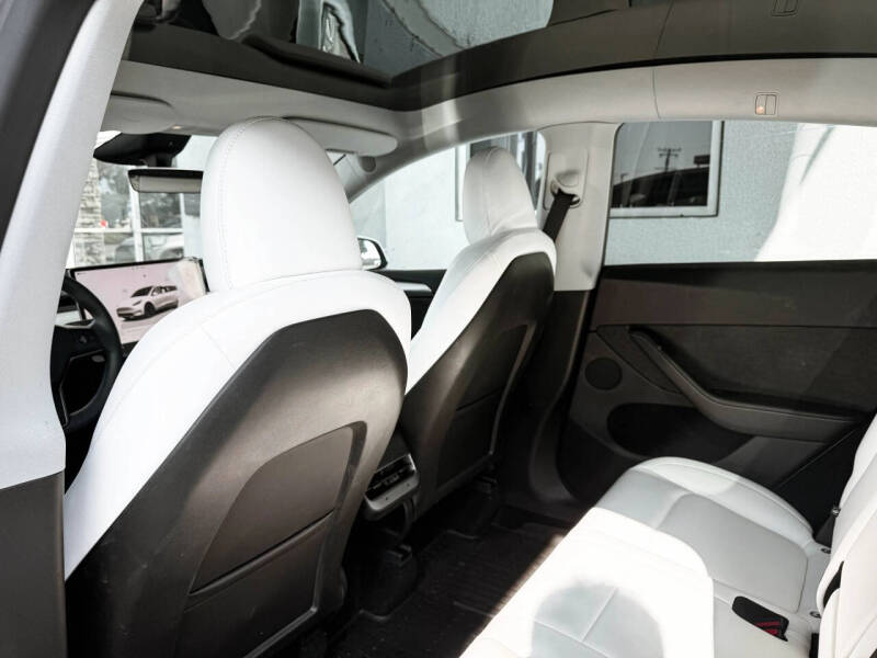 2025 Tesla Model Y Performance