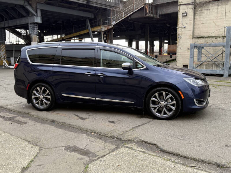 2017 Chrysler Pacifica Limited