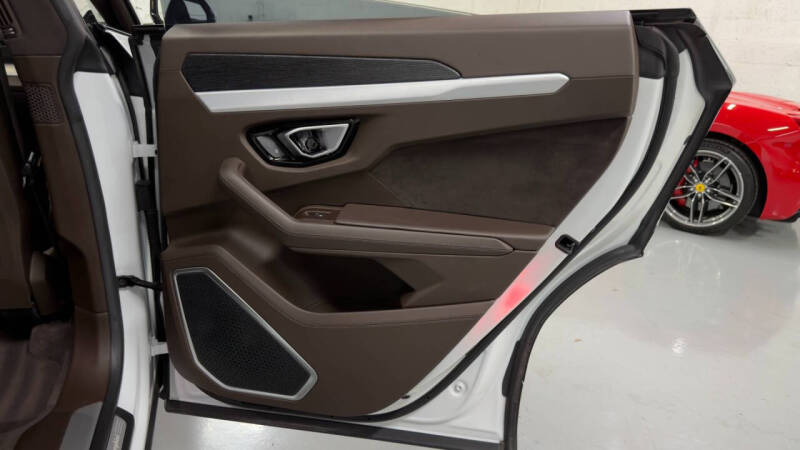 2020 Lamborghini Urus