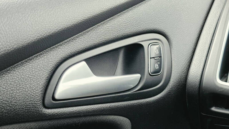 2017 Ford Focus Titanium
