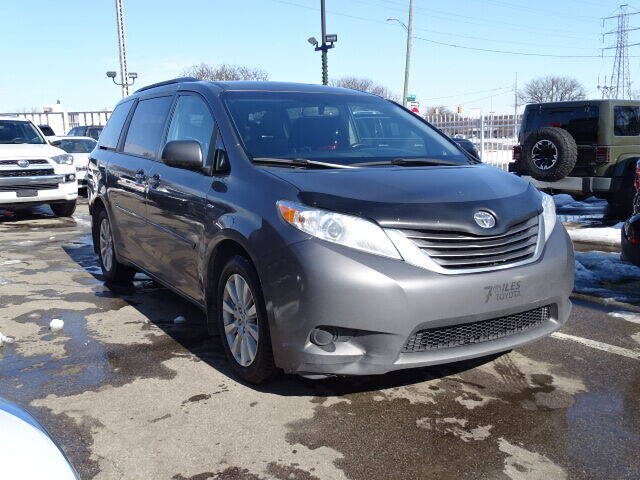 2017 Toyota Sienna for sale at SOUTHFIELD QUALITY CARS in Detroit MI