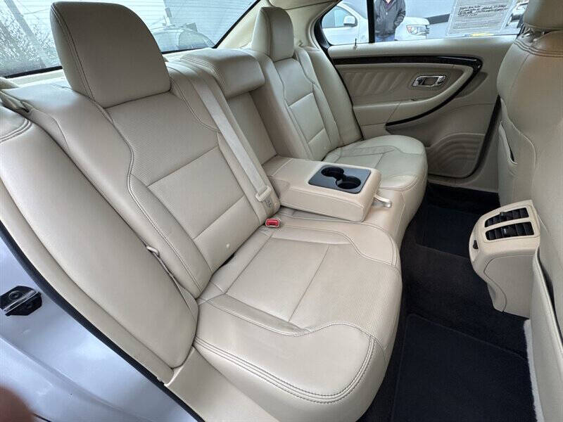 2015 Ford Taurus Limited