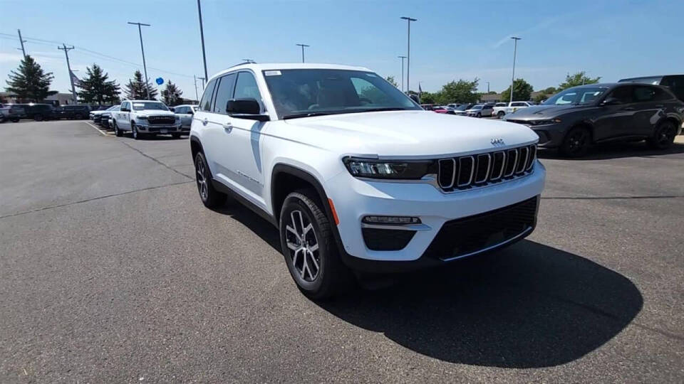 2024 Jeep Grand Cherokee for sale at Victoria Auto Sales in Victoria, MN