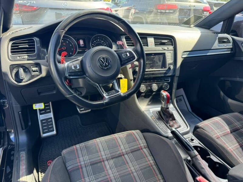 2017 Volkswagen Golf GTI S