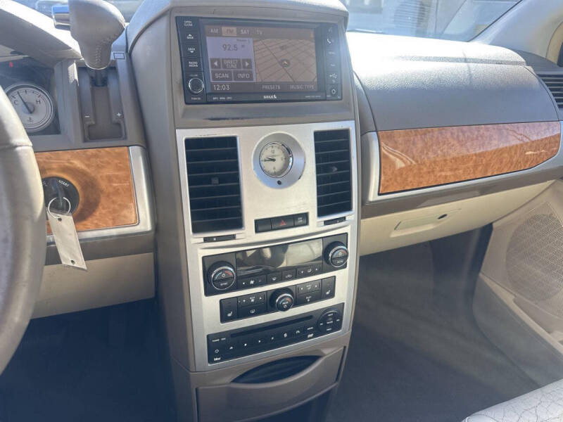 2010 Chrysler Town and Country Limited