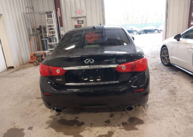 2015 Infiniti Q50 Premium