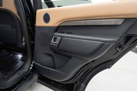 2023 Land Rover Discovery P300 S R-Dynamic