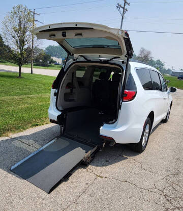2022 Chrysler Pacifica Touring L