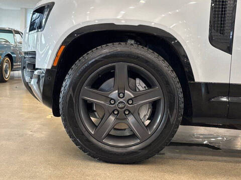 2023 Land Rover Defender 130 X-Dynamic SE