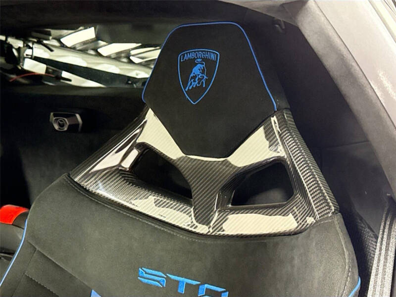 2021 Lamborghini Huracan STO