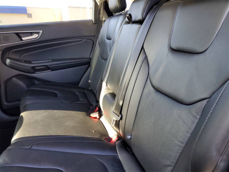 2021 Ford Edge Titanium